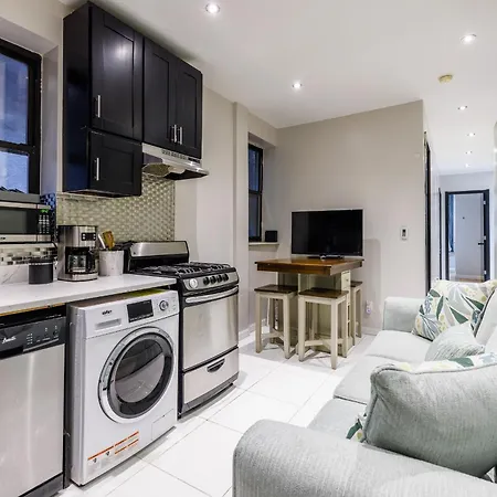 Park Side Living, City Style Apartment